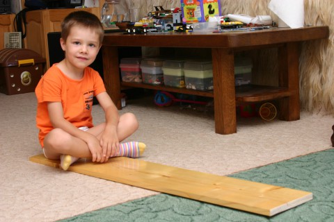 всички парчета, според вида, стоят в тези кутии под масата,
    <br>децата лесно свикват да поддържат реда - и всичко се намира лесно | all the pieces, classified, stay in these boxes under the table,
    <br>the kids easy get used to keep them in order - and finding anything is easy